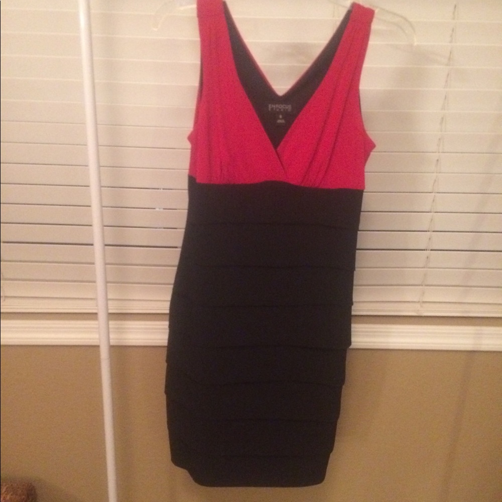 LAST CHANCE BEFORE DONATING! 
Red and black dress